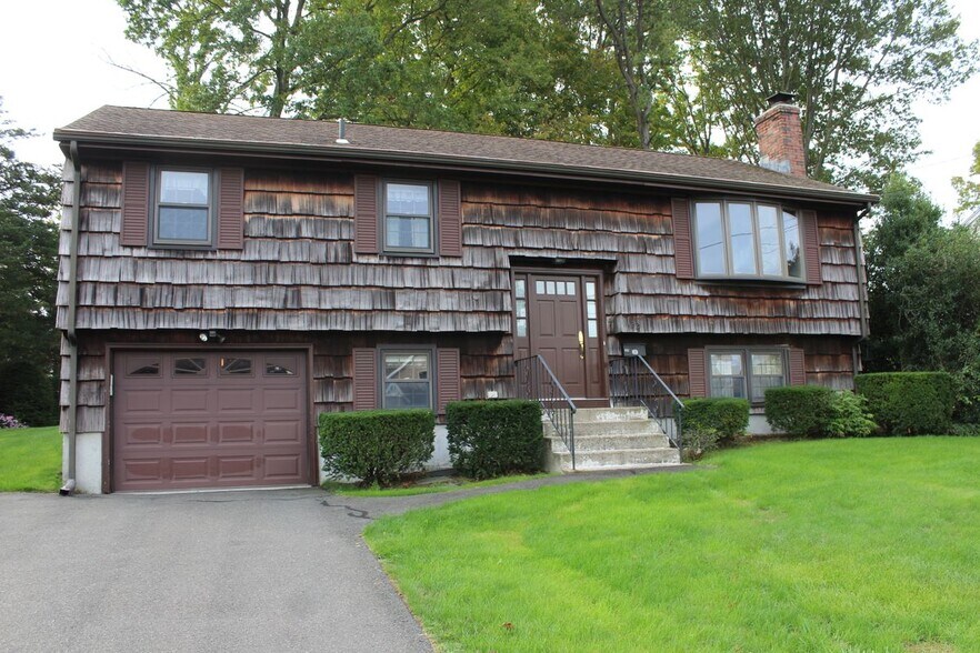 Building Photo - 122 Batterson Dr