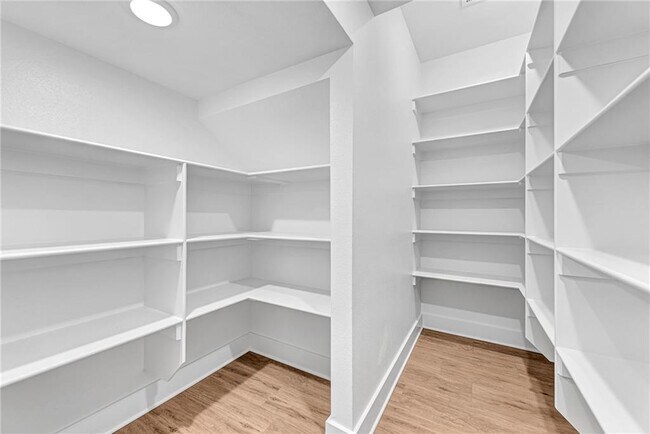 Building Photo - 1841 Utopia St