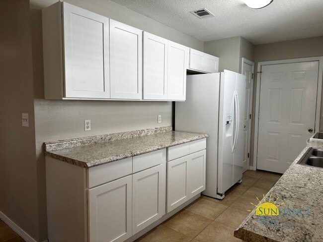 Building Photo - Beautiful 3 Bedroom Home in Fort Walton Beach!