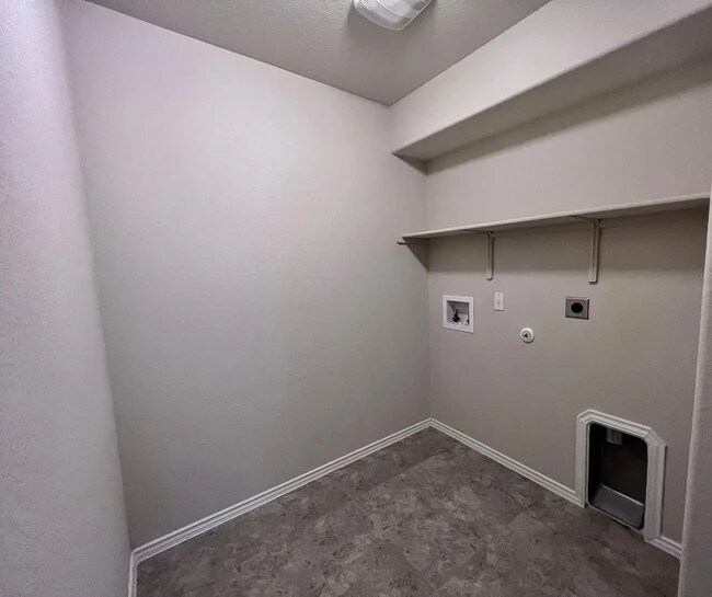 Building Photo - 6320 Dorothy Muree Dr