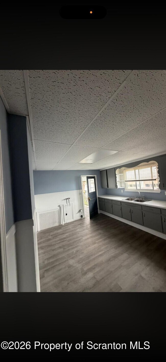 Building Photo - 216 N Garfield Ave