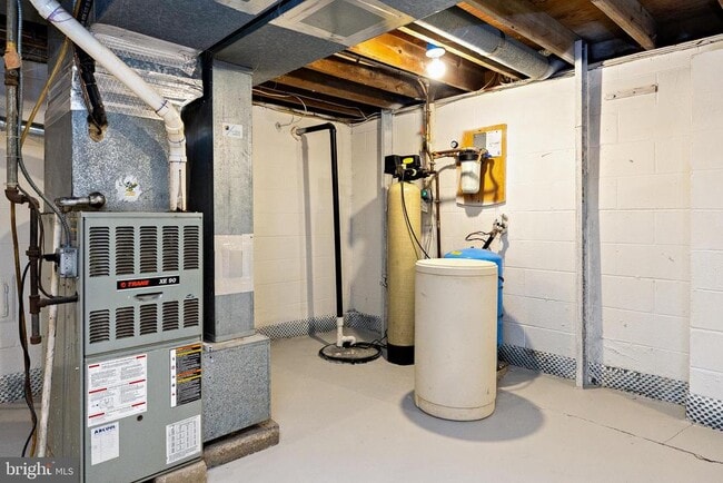 Building Photo - 130 Pulaski Ave