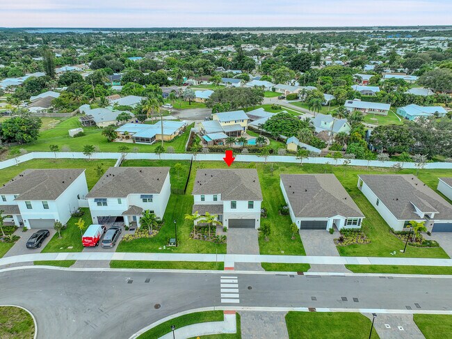 Building Photo - 2006 NE Ocean Dunes Dr