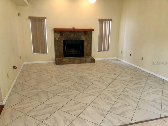 Building Photo - 369 Sterling Dr