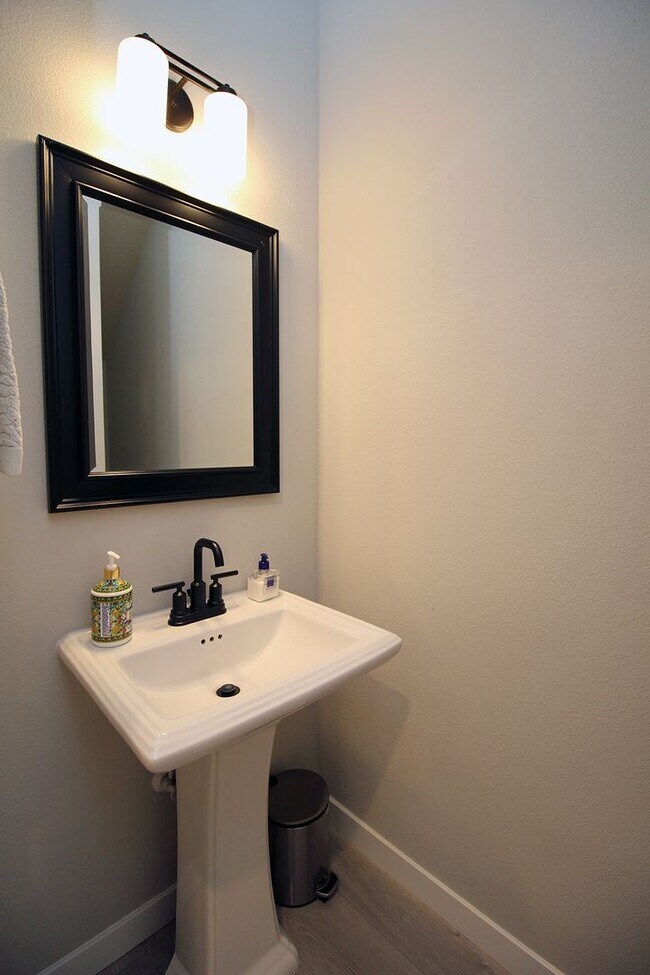 Building Photo - New Construction 3 Bedroom Townhome at Ple...