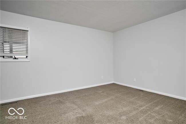 Building Photo - 802 Westridge N Dr