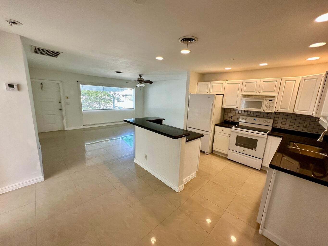 Building Photo - 308 SE 12th St