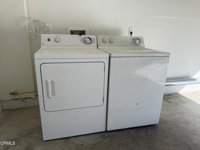 Building Photo - 832 E Garfield Ave