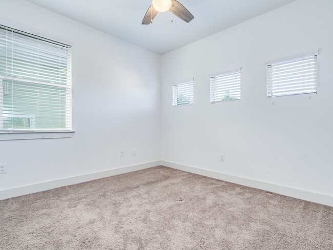 Building Photo - 2215 Capulet St