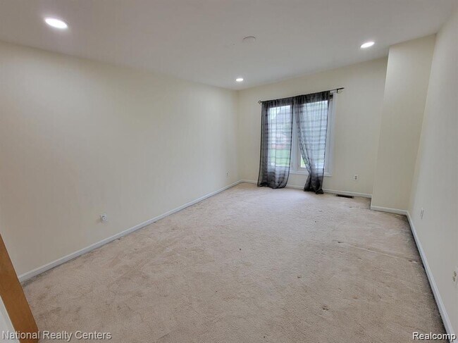 Building Photo - 37485 Stonegate Cir