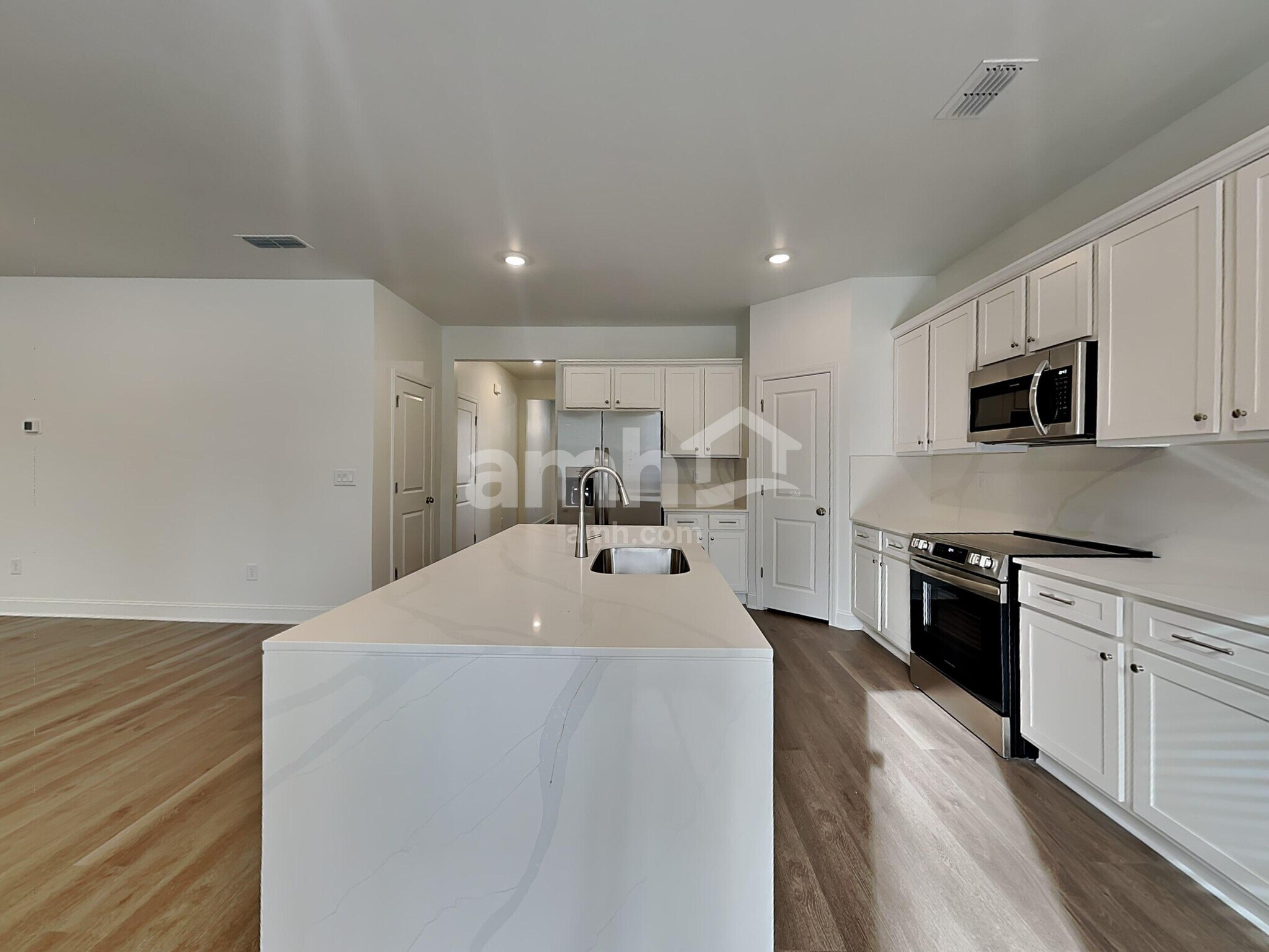 Building Photo - 1559 Aquamarine Dr