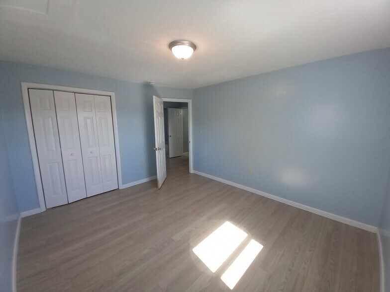 Building Photo - 660 Capon St