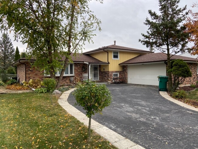 Building Photo - 13633 Cherry Ln