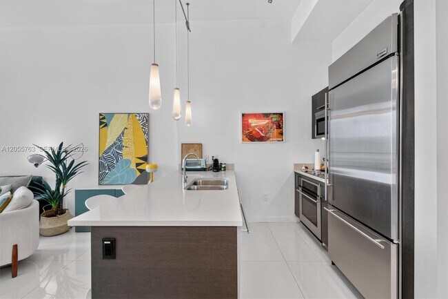 Building Photo - 500 Brickell Ave