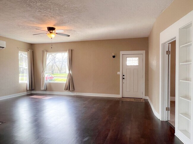 Building Photo - 3BD/2BA+FLEX HOME IN LEBANON