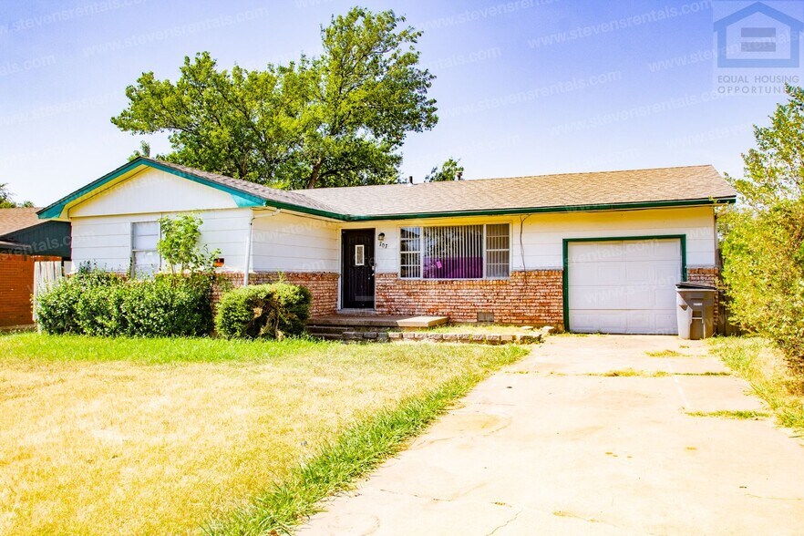 Building Photo - 707 SW 49th St
