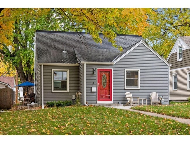 Building Photo - 3040 Hampshire Ave S