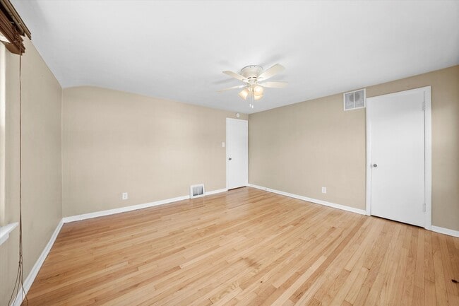 Building Photo - 1380 Wentworth Ave