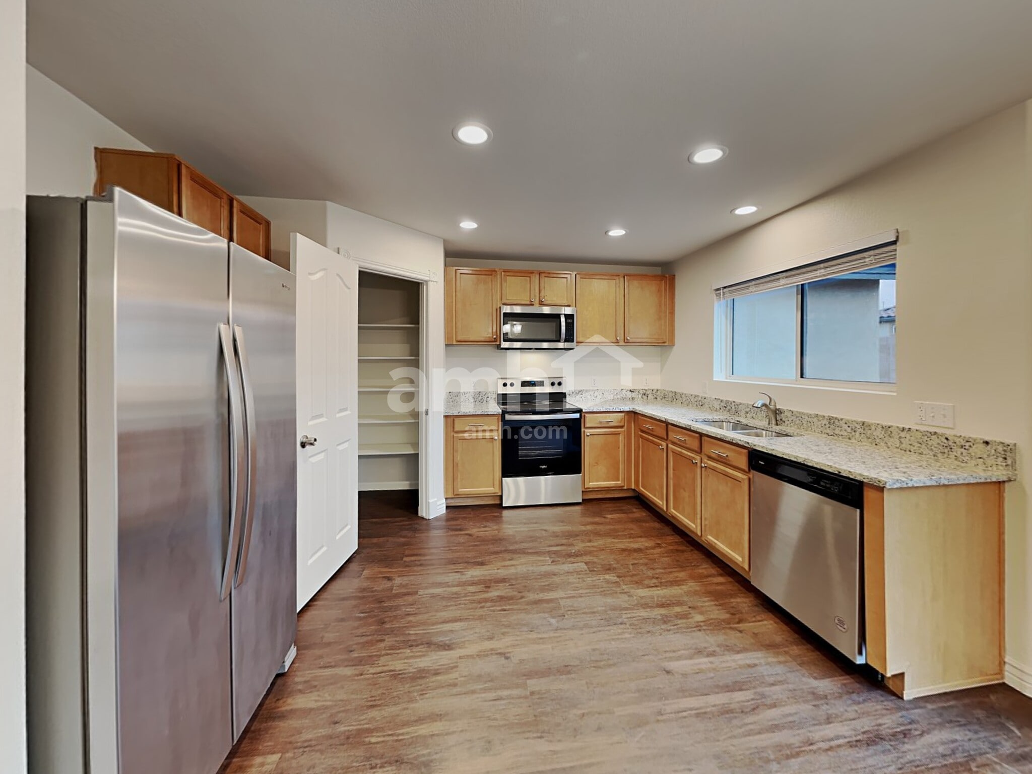 Building Photo - 309 W Vuelta Friso