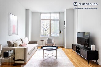 Building Photo - 303 Third Street-SI FL1-ID387