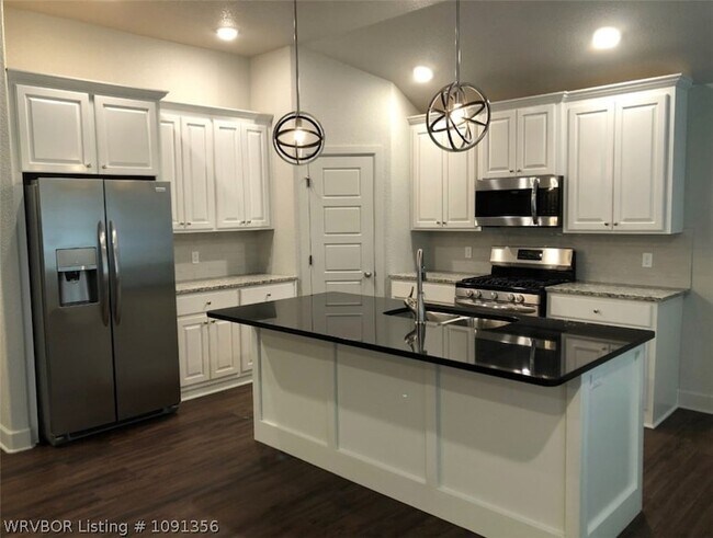 Building Photo - 9826 Willowbrook Loop