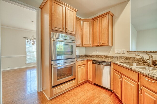 Building Photo - Incredible Home In Gated Community/Simpsonville