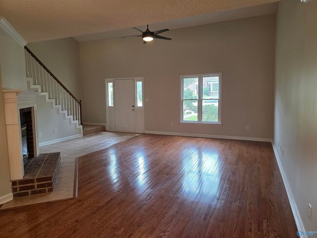 Building Photo - 252 W Lake Cir