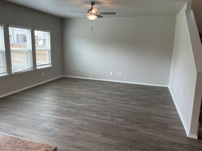 Building Photo - Get an A+ in Savings | $500 Move-In Credit + Beautiful 4-Bed, 2.5-Bath Home in Saint Hedwig