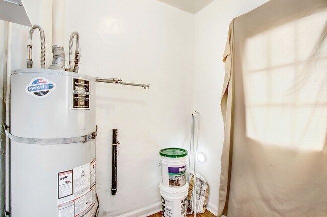 Building Photo - 3945 Severance Ave