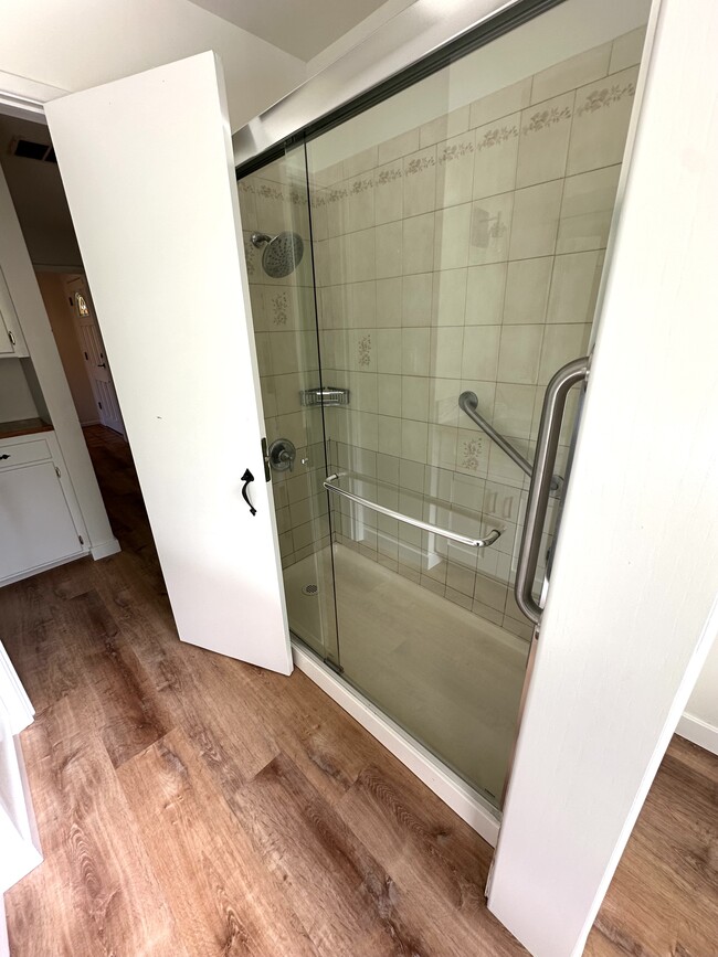 Building Photo - 4370 Calavo Dr