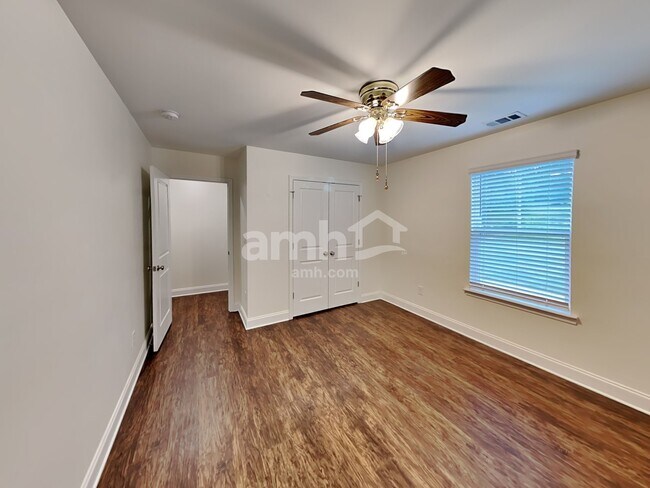 Building Photo - 203 McBee Pl