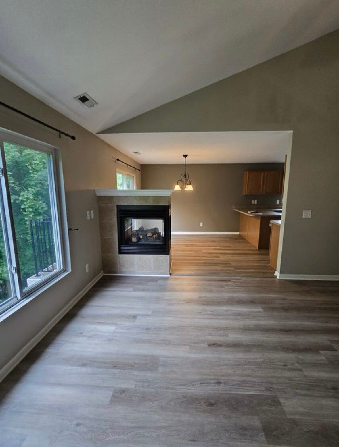 Building Photo - 14262 Shadywood Dr