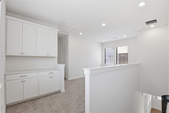 Building Photo - 3220 Loam Ln