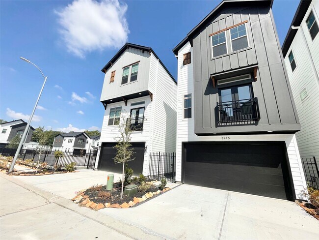 Building Photo - 3716 Creekmont Gardens Ln