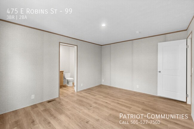 Building Photo - 475 E Robins St