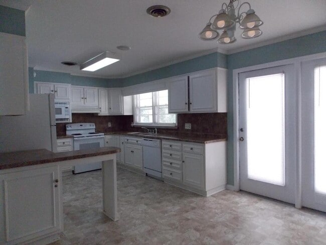 Building Photo - 403 Catherine Ave