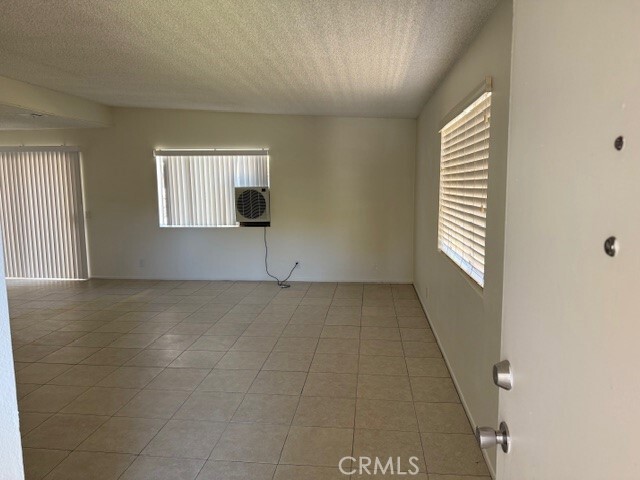 Building Photo - 453 E Lancaster Blvd