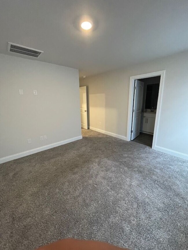 Building Photo - 4528 Skywood Ln