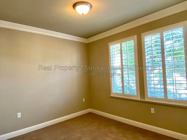Building Photo - 2141 W Juliet Way