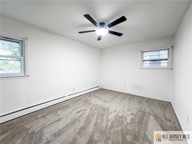 Building Photo - 742 Grove Ave