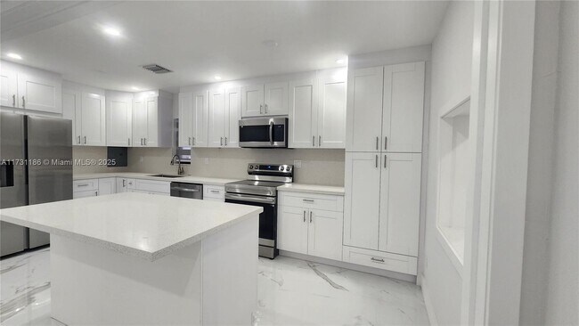 Building Photo - 10330 SW 35th St