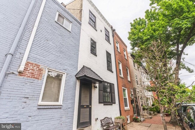Building Photo - 420 S 24th St