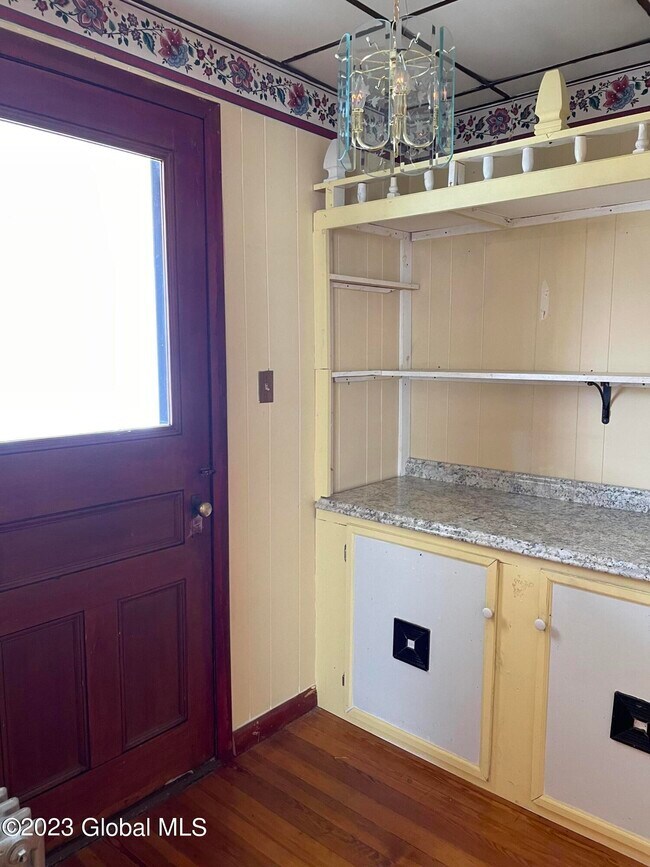 Building Photo - 1576 Carrie St