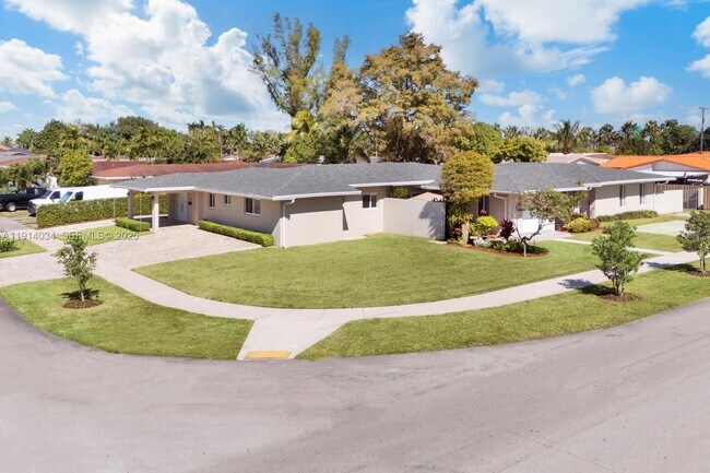 Building Photo - 7875 SW 12th St