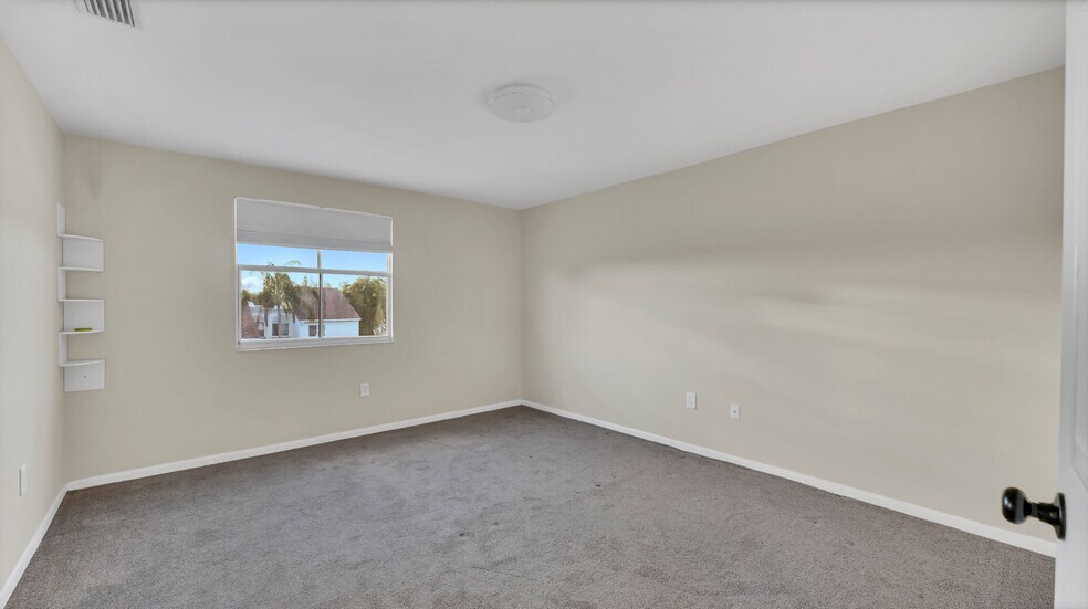 Building Photo - 4635 NW 97th Pl