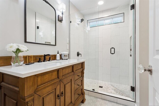 Building Photo - 112 Yardarm Ct