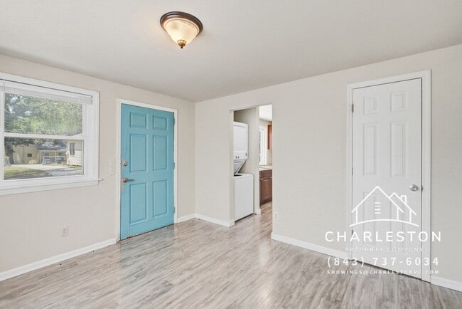 Building Photo - 1833-C Orangeburg St - **APPROVED APPLICATION - LEASE PENDING**