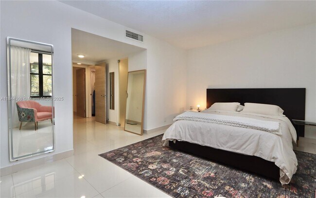 Building Photo - 20350 W Country Club Dr