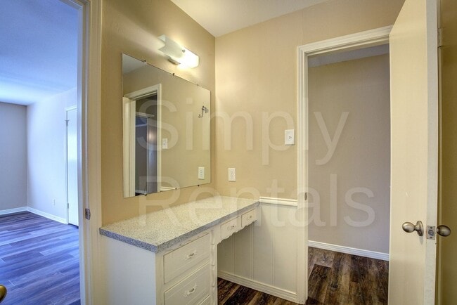 Building Photo - 6426 Chapman Dr