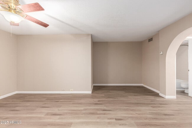 Building Photo - 10410 N Cave Creek Rd